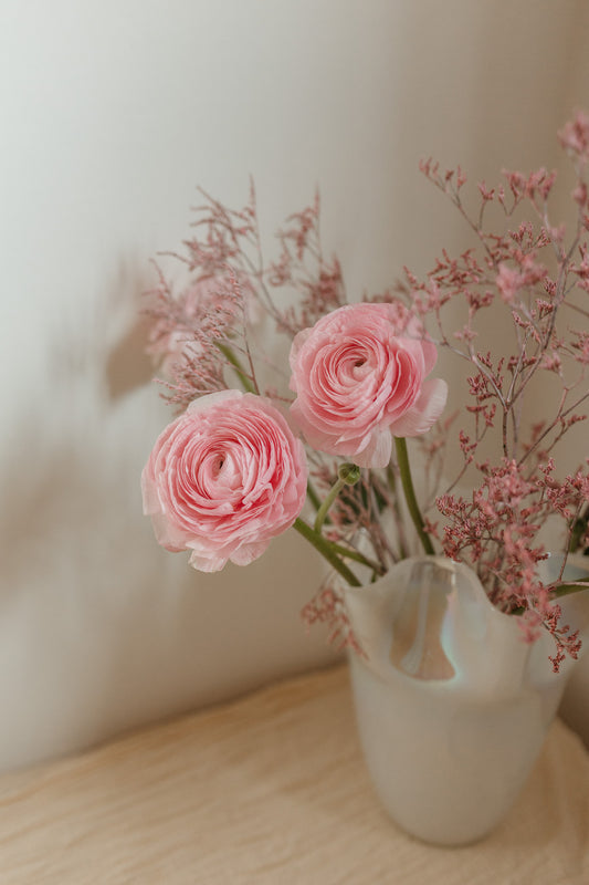 FLORAL DECORATION IN A DRAPPO BLANCO VASE