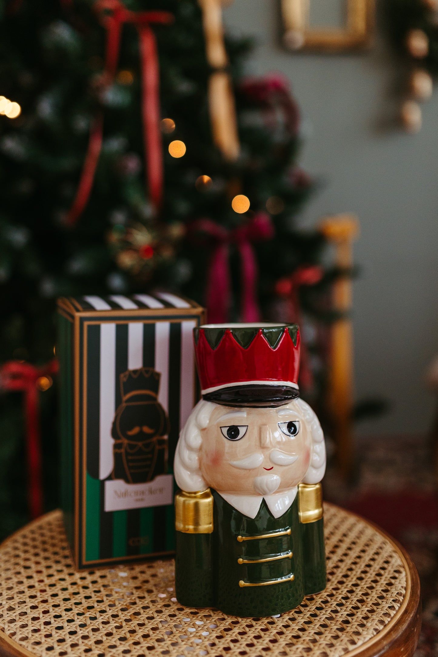 GREEN NUTCRACKER - VAZA