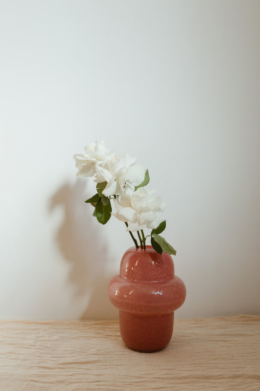 FLORAL DECORATION IN A SINUOSO VASE