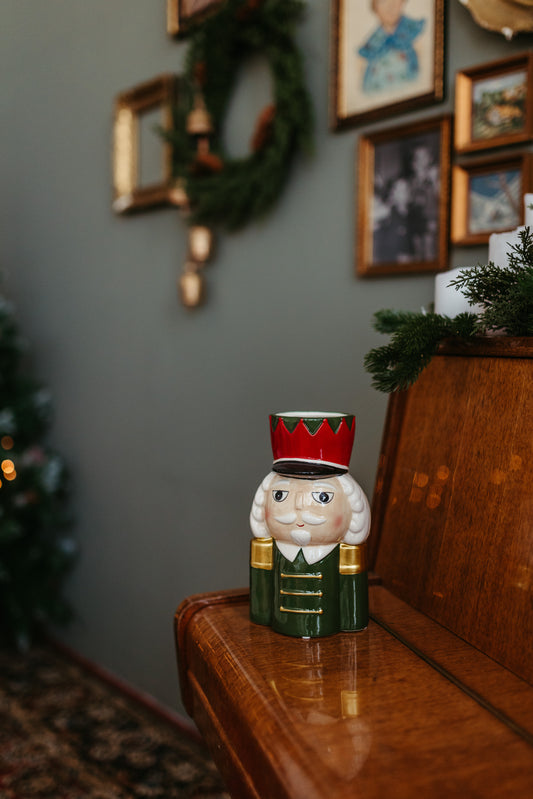 GREEN NUTCRACKER - VAZA