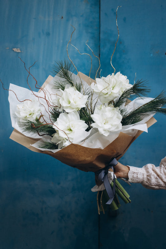 BUKET S BIJELIM AMARILISIMA